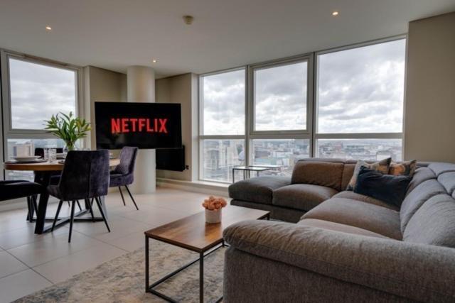 Tallest Building In The City Centre Sleeps 5 Incredible City Mountain And Lagan Views Белфаст Экстерьер фото