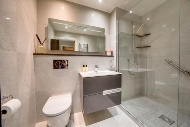 Tallest Building In The City Centre Sleeps 5 Incredible City Mountain And Lagan Views Белфаст Экстерьер фото